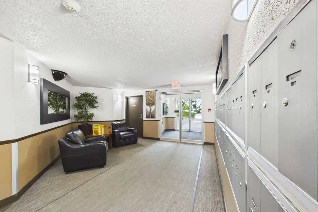 21 Dover Point SE Calgary AB T2B3K4