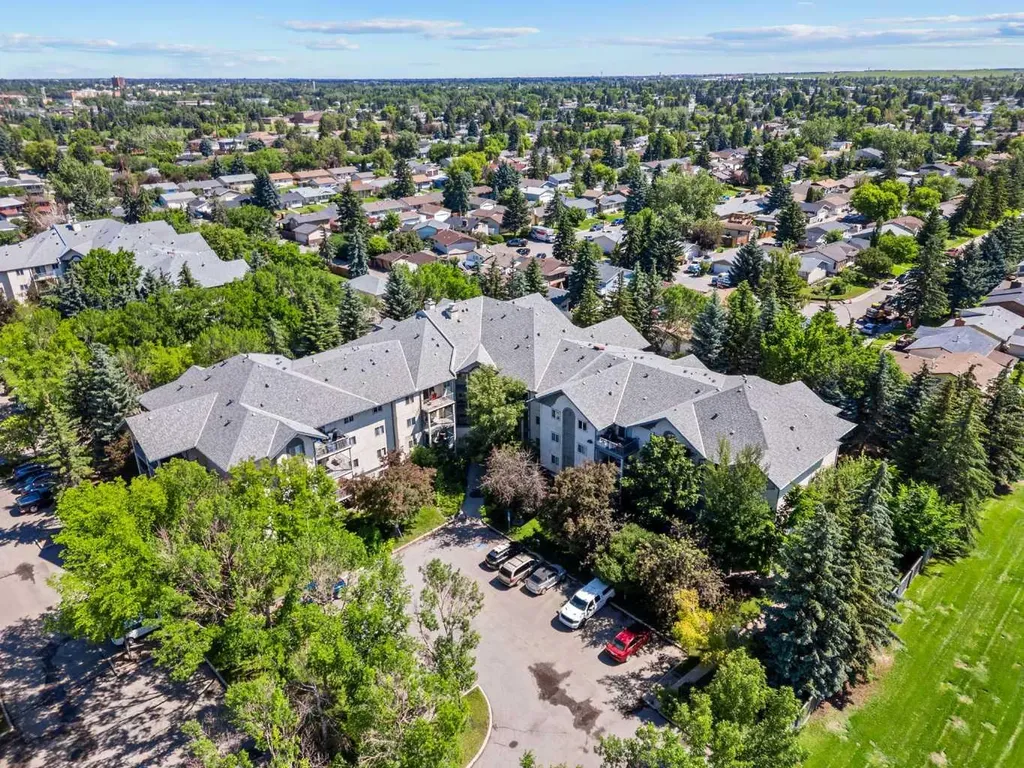21 Dover Point SE Calgary AB T2B3K4