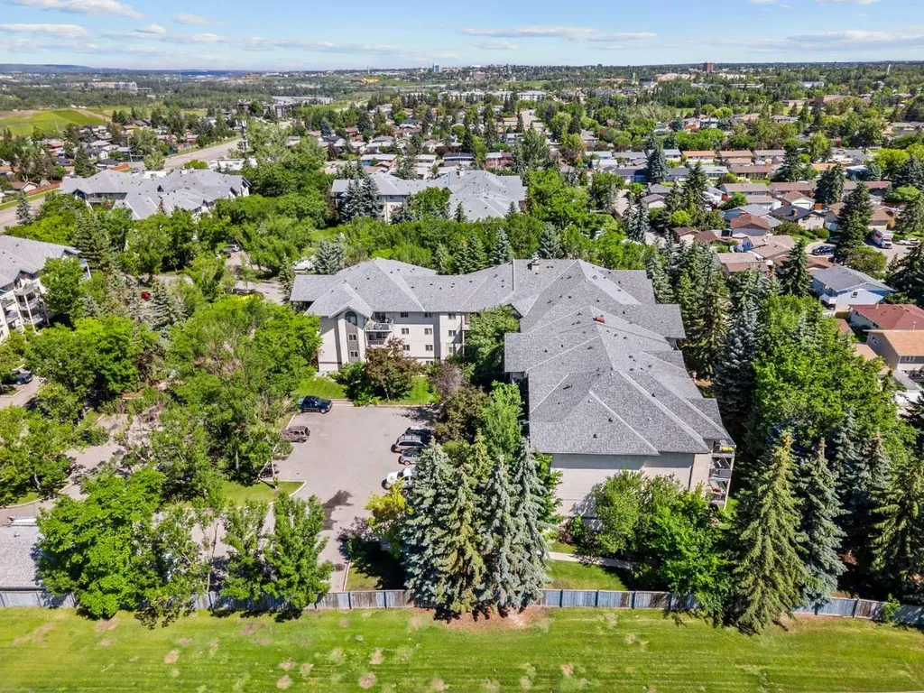 21 Dover Point SE Calgary AB T2B3K4