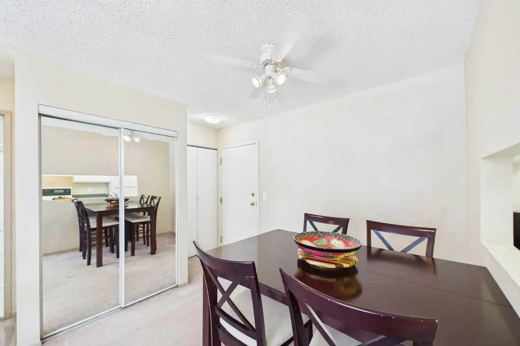 21 Dover Point SE Calgary AB T2B3K4