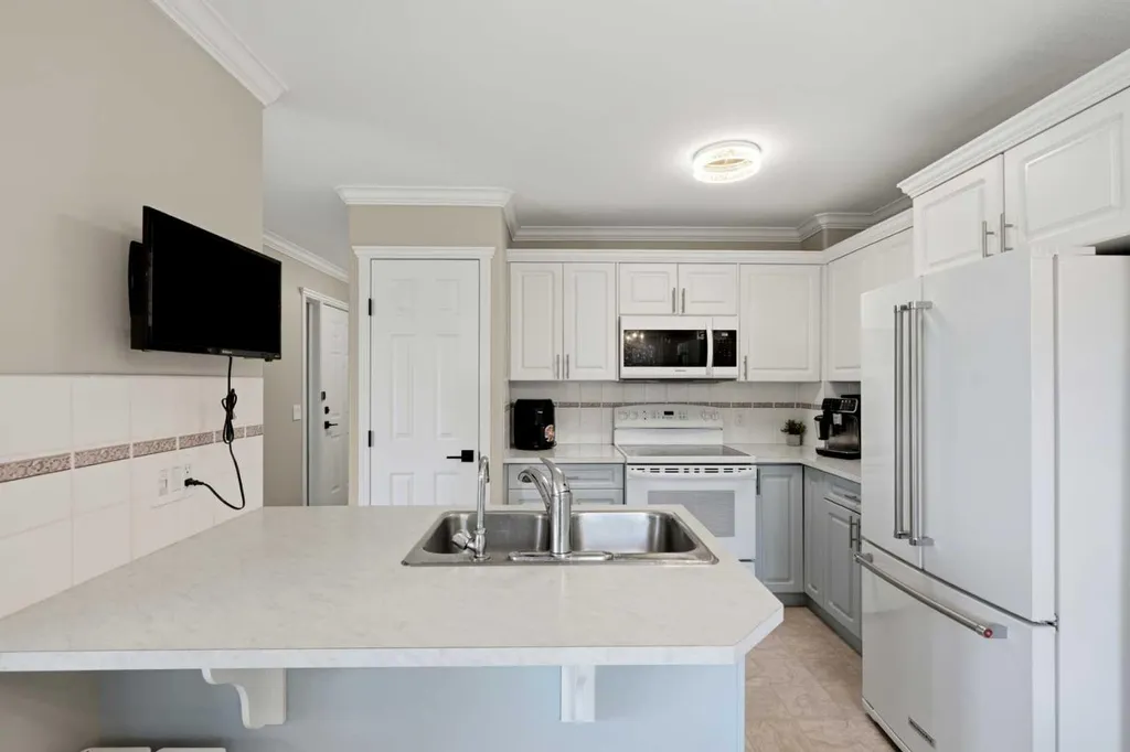 15 Silver Springs Way NW Airdrie AB T4B2W1