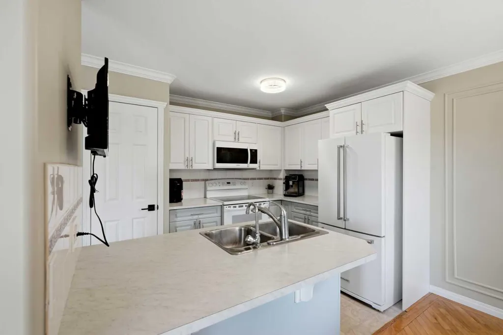 15 Silver Springs Way NW Airdrie AB T4B2W1