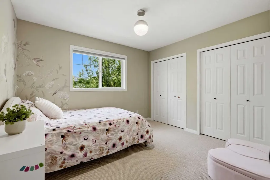 15 Silver Springs Way NW Airdrie AB T4B2W1