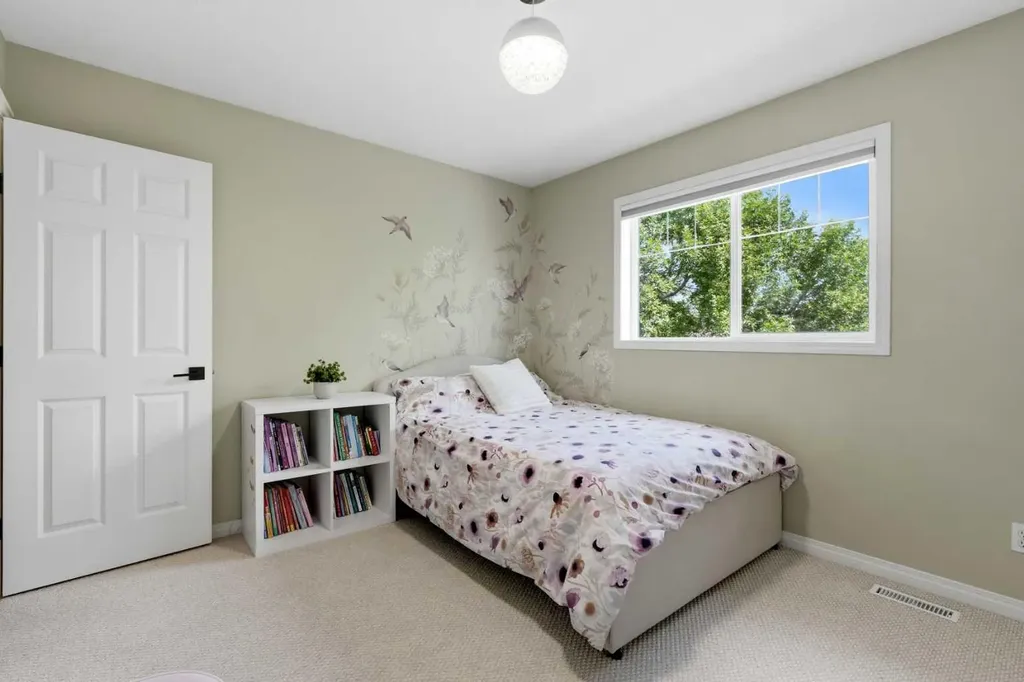 15 Silver Springs Way NW Airdrie AB T4B2W1