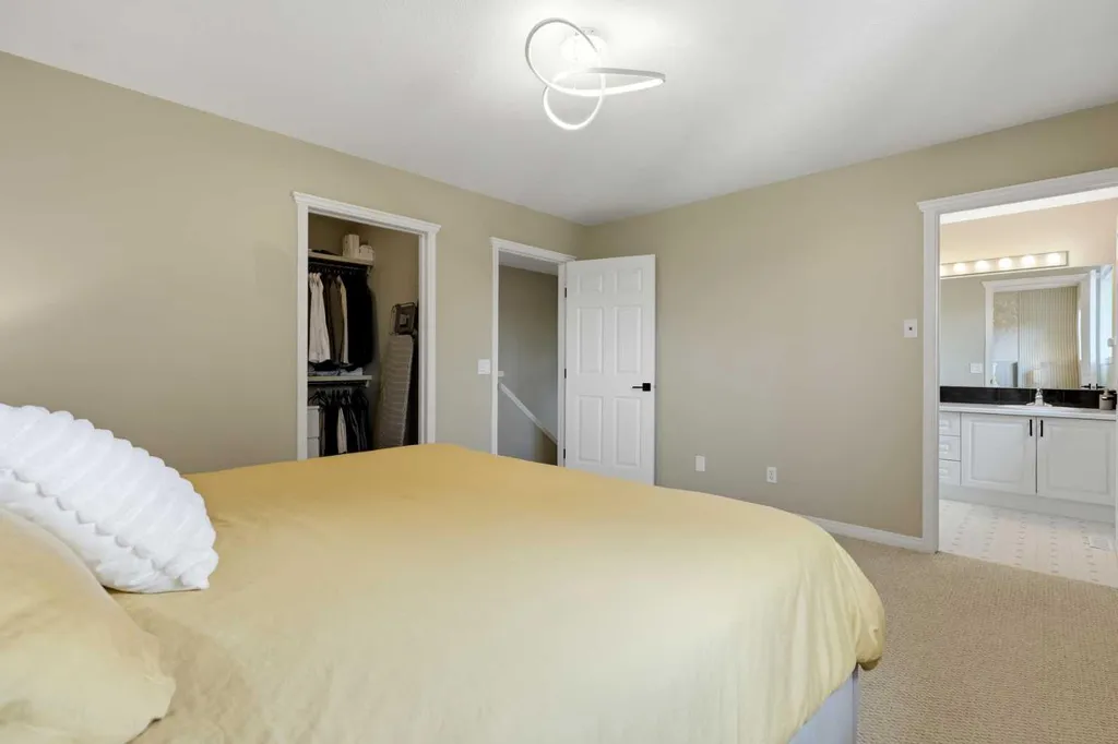 15 Silver Springs Way NW Airdrie AB T4B2W1