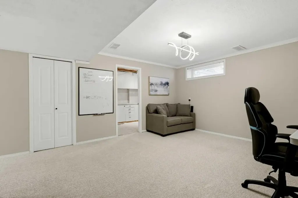 15 Silver Springs Way NW Airdrie AB T4B2W1