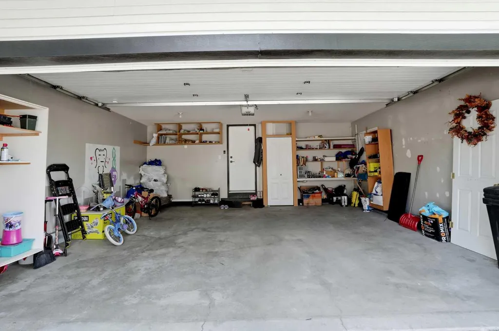 15 Silver Springs Way NW Airdrie AB T4B2W1