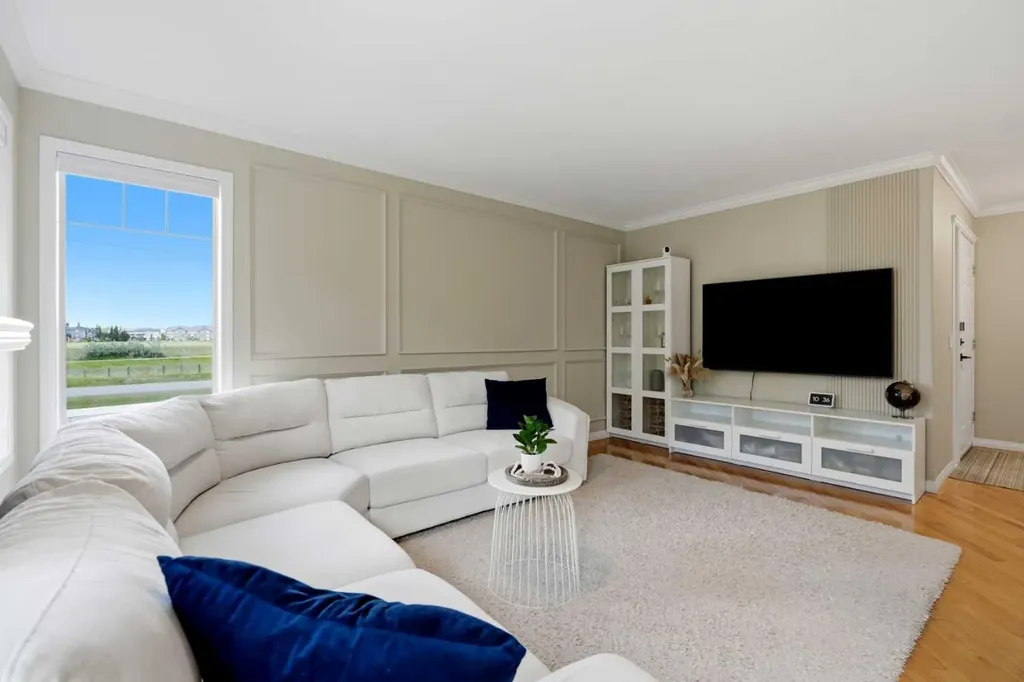 15 Silver Springs Way NW Airdrie AB T4B2W1