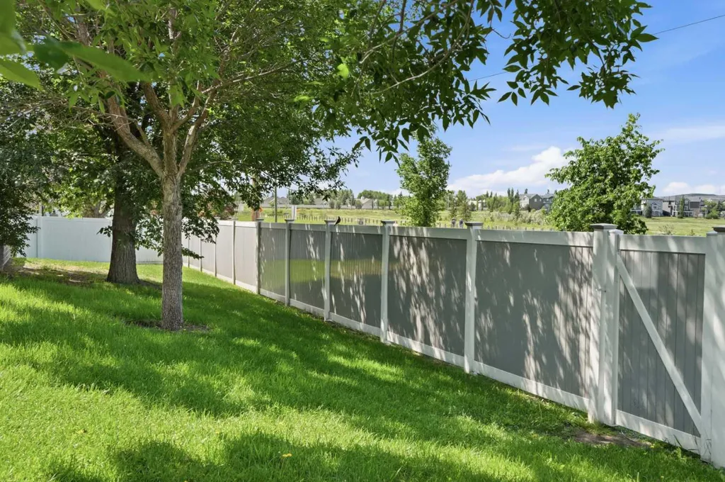 15 Silver Springs Way NW Airdrie AB T4B2W1