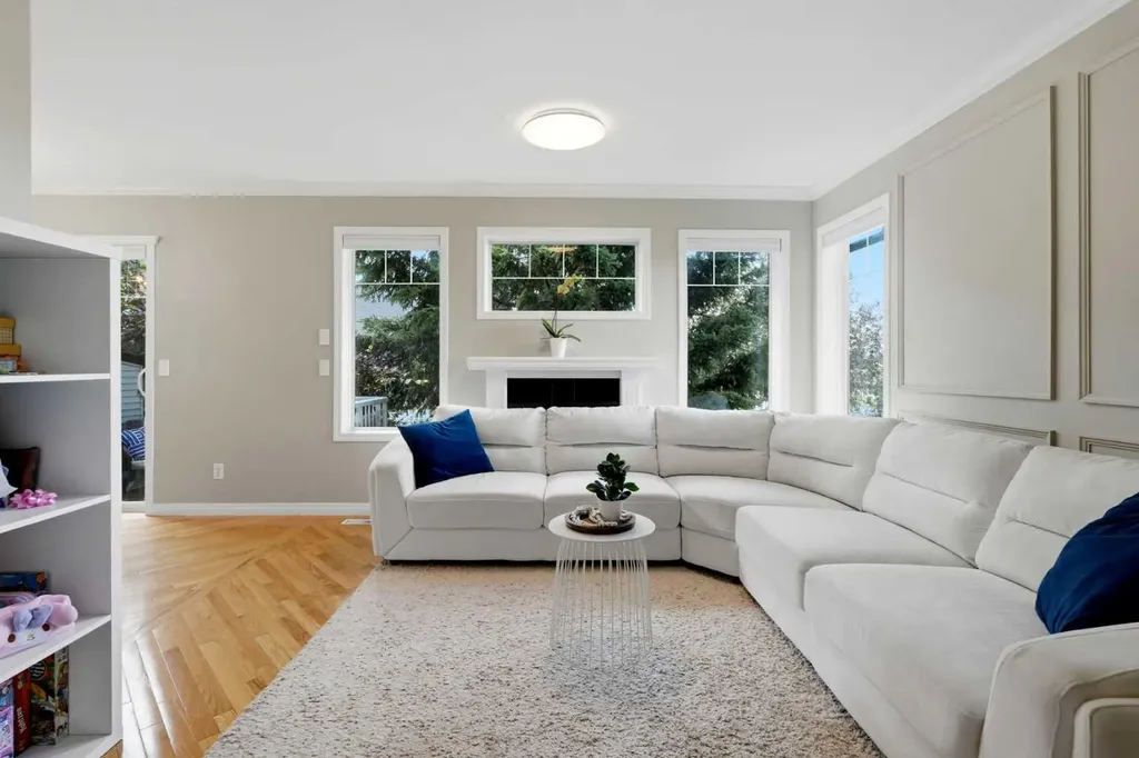 15 Silver Springs Way NW Airdrie AB T4B2W1