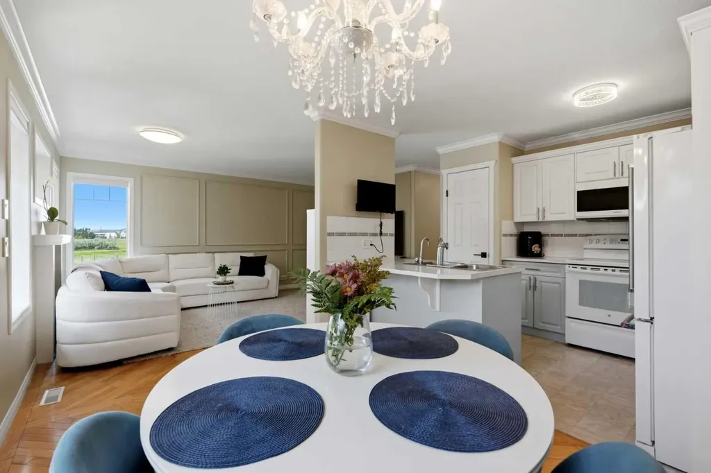 15 Silver Springs Way NW Airdrie AB T4B2W1