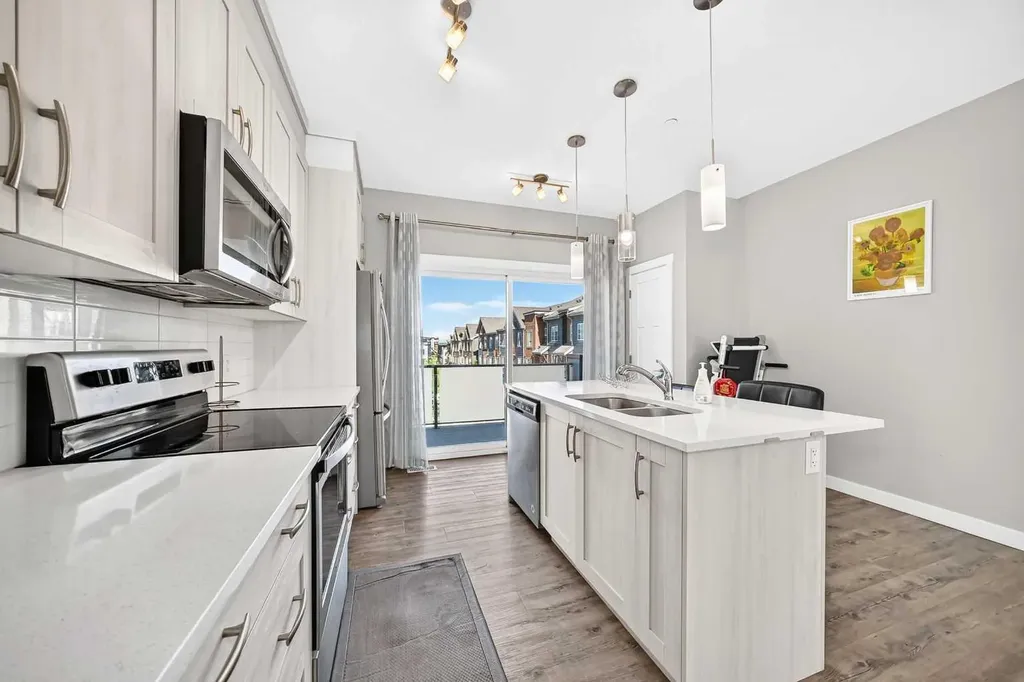 193 Livingston Common NE Calgary AB T3P 1K1