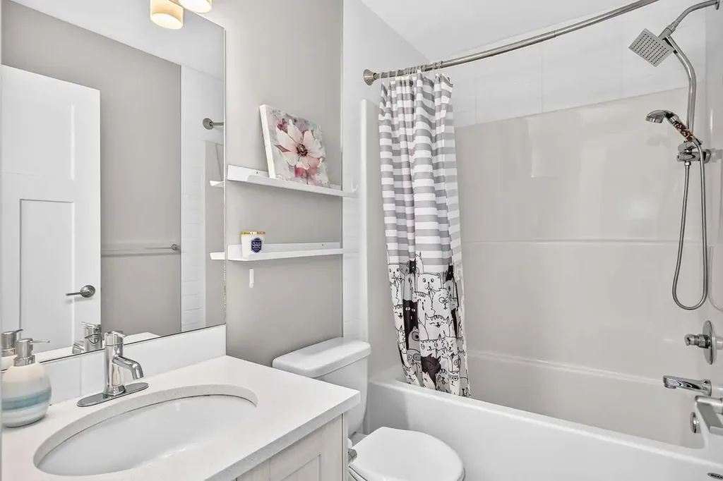 193 Livingston Common NE Calgary AB T3P 1K1