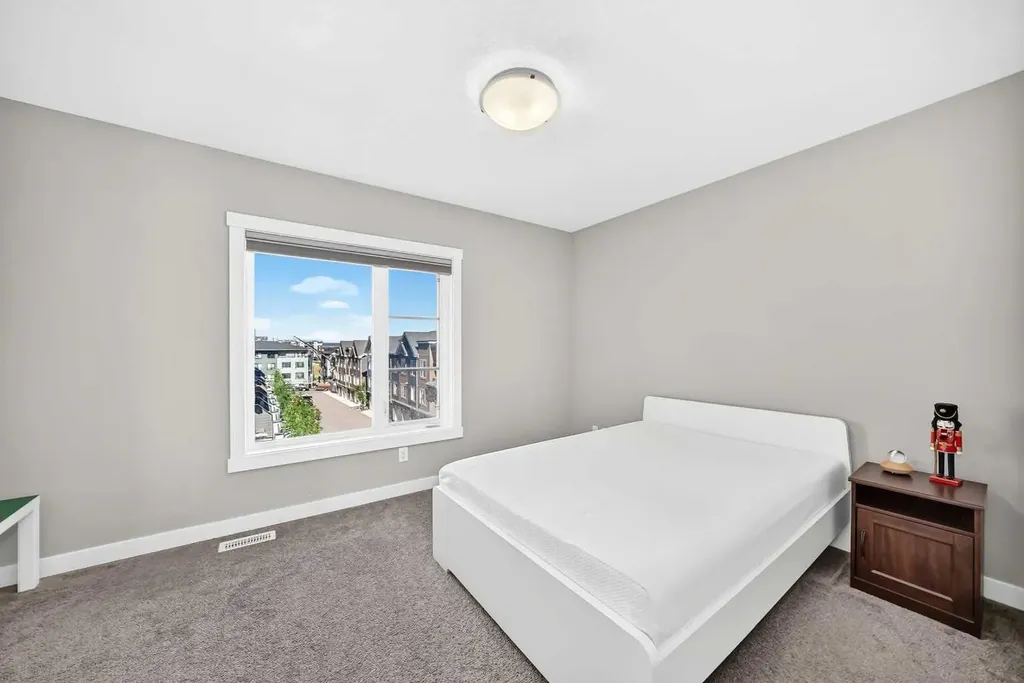 193 Livingston Common NE Calgary AB T3P 1K1