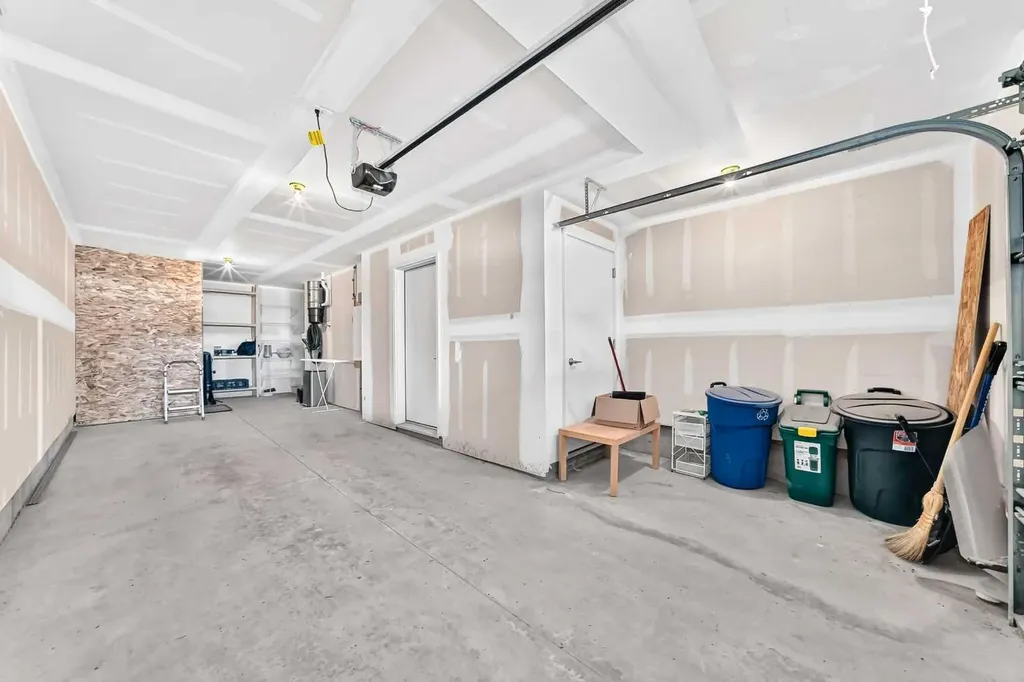 193 Livingston Common NE Calgary AB T3P 1K1