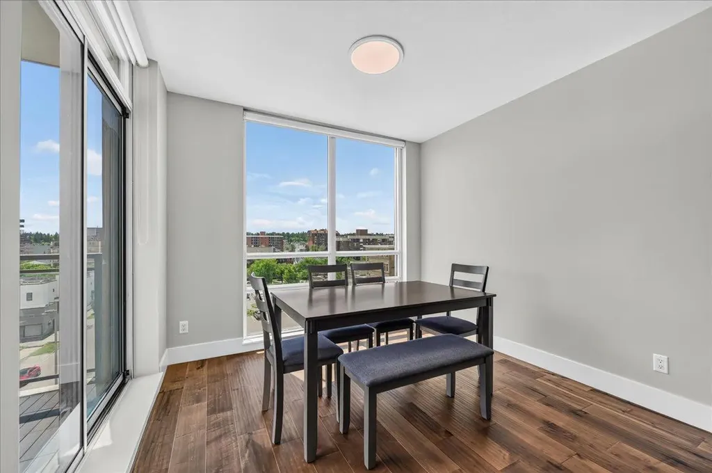 1111 10 Street SW Calgary AB T2R 1E3