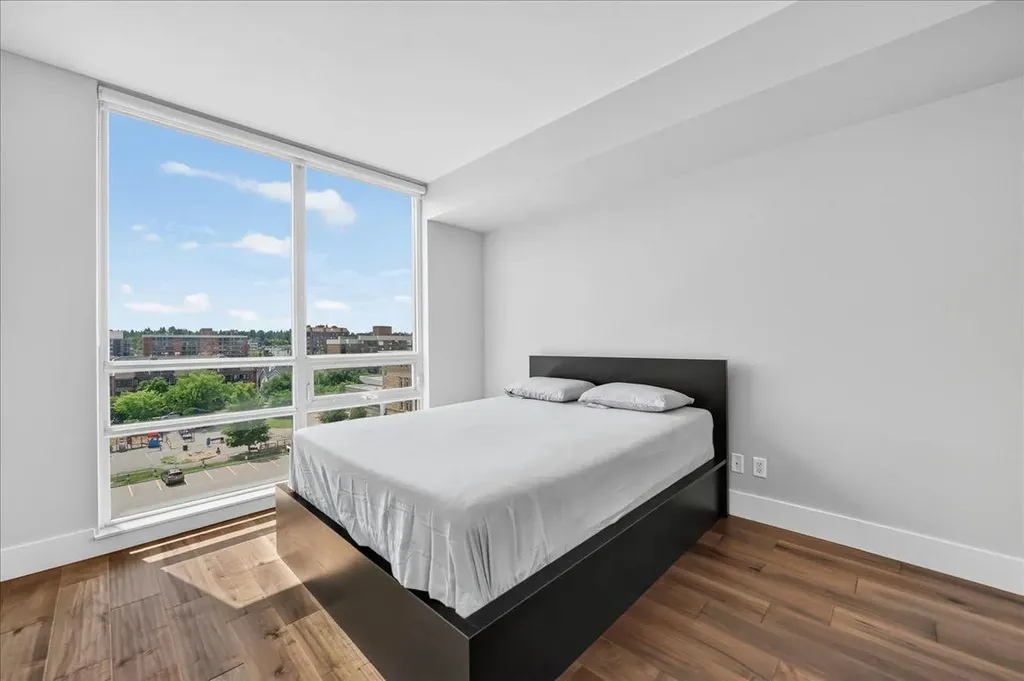 1111 10 Street SW Calgary AB T2R 1E3