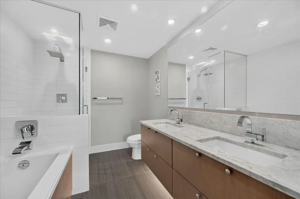 1111 10 Street SW Calgary AB T2R 1E3