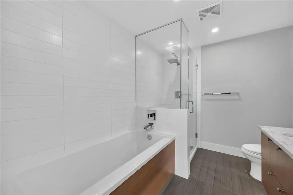 1111 10 Street SW Calgary AB T2R 1E3