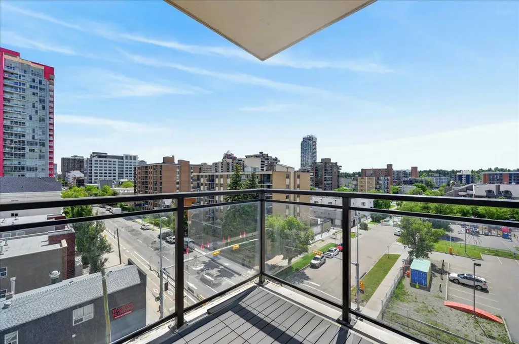 1111 10 Street SW Calgary AB T2R 1E3
