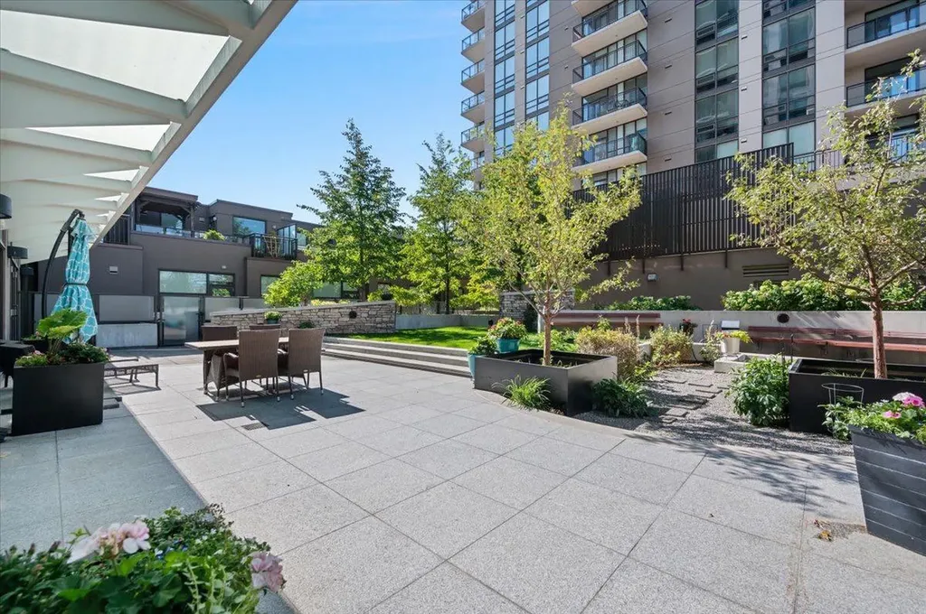 1111 10 Street SW Calgary AB T2R 1E3