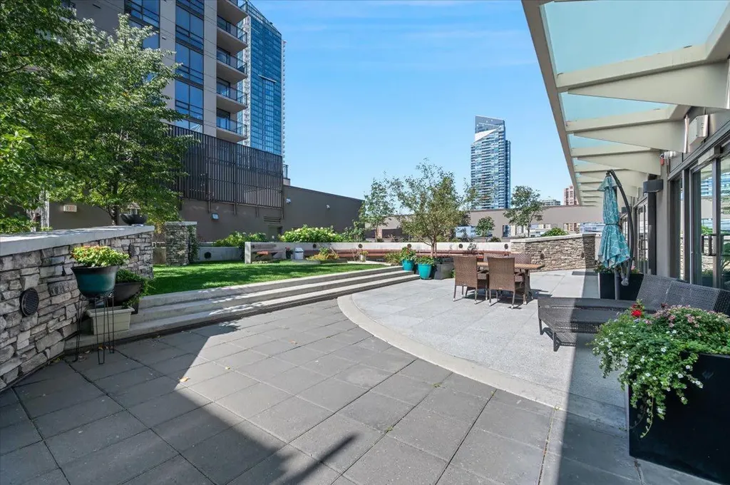 1111 10 Street SW Calgary AB T2R 1E3