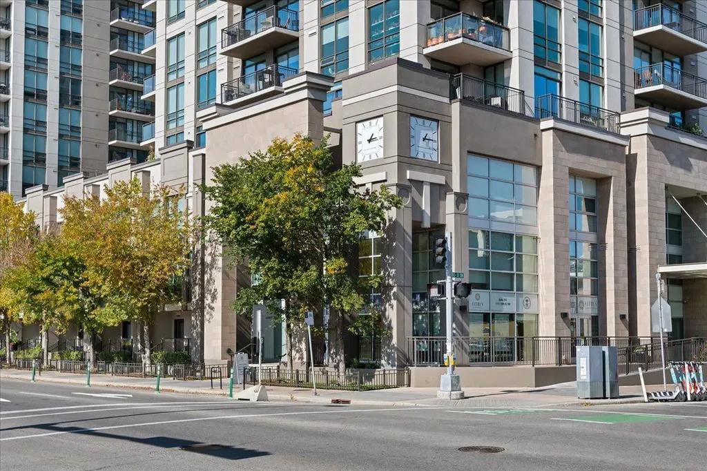 1111 10 Street SW Calgary AB T2R 1E3