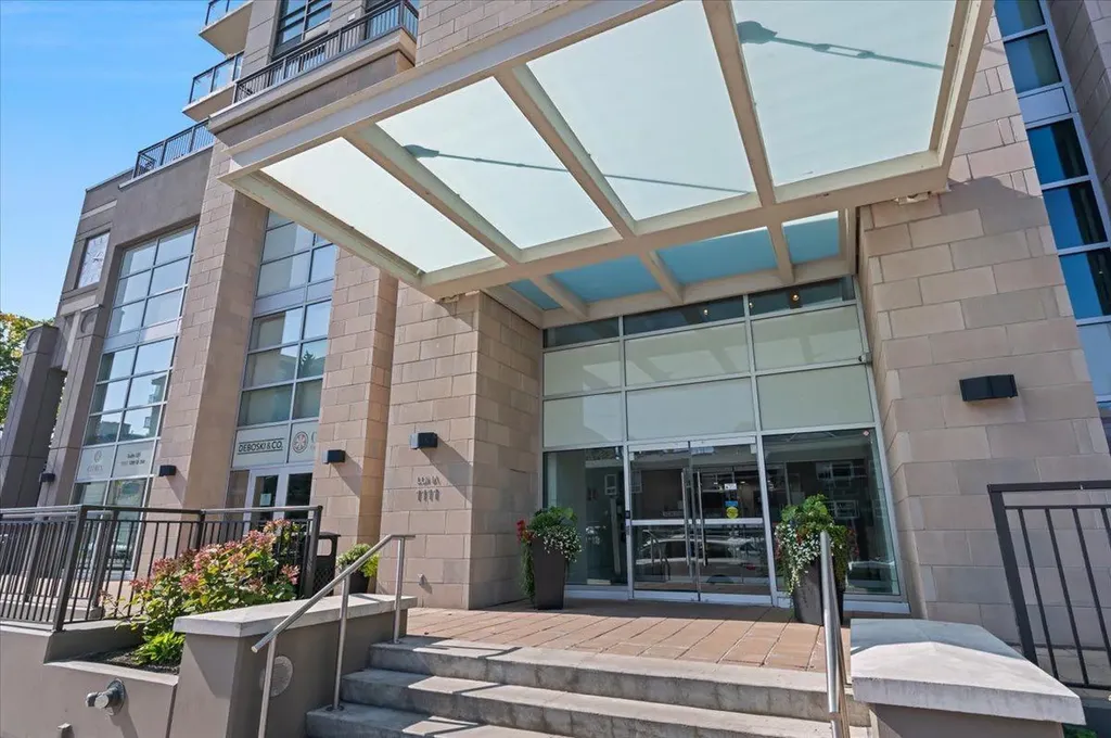 1111 10 Street SW Calgary AB T2R 1E3