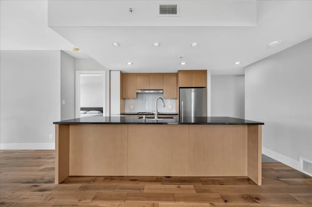 1111 10 Street SW Calgary AB T2R 1E3