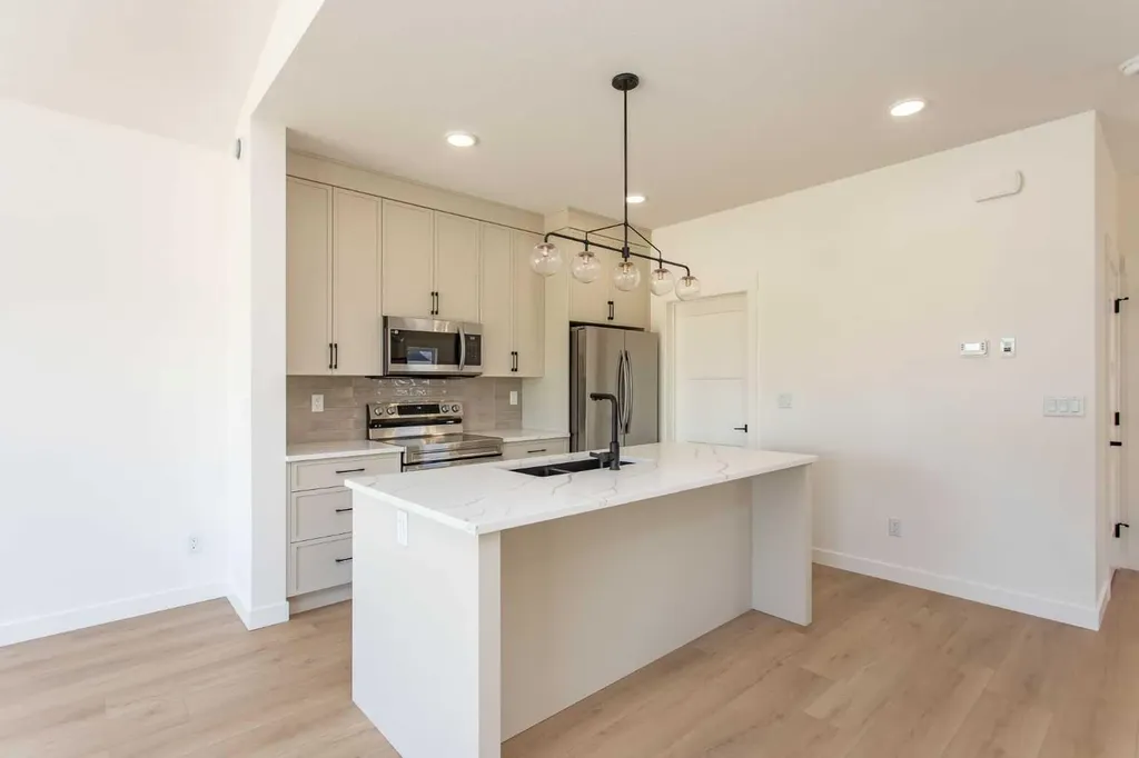 60 Emmett Crescent Red Deer AB T4P 3G7