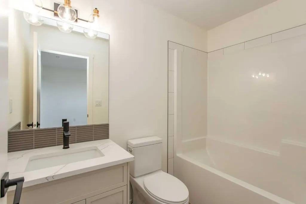 60 Emmett Crescent Red Deer AB T4P 3G7
