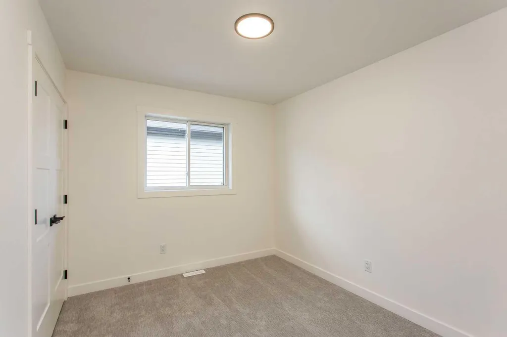 60 Emmett Crescent Red Deer AB T4P 3G7