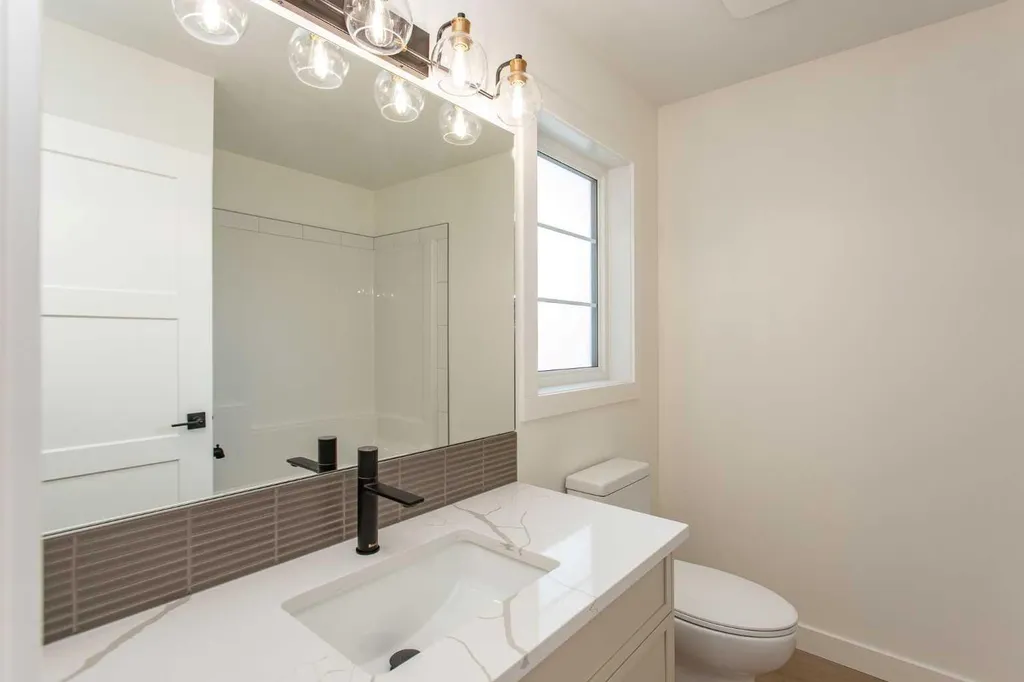 60 Emmett Crescent Red Deer AB T4P 3G7