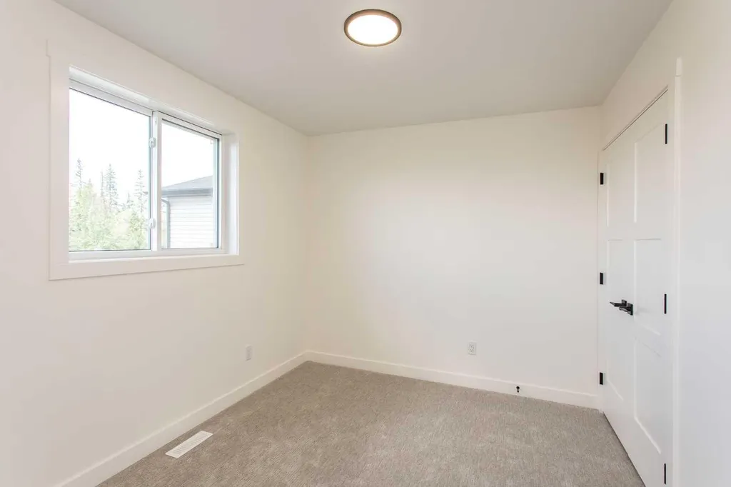 60 Emmett Crescent Red Deer AB T4P 3G7