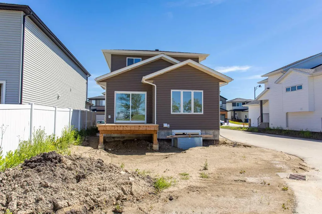60 Emmett Crescent Red Deer AB T4P 3G7