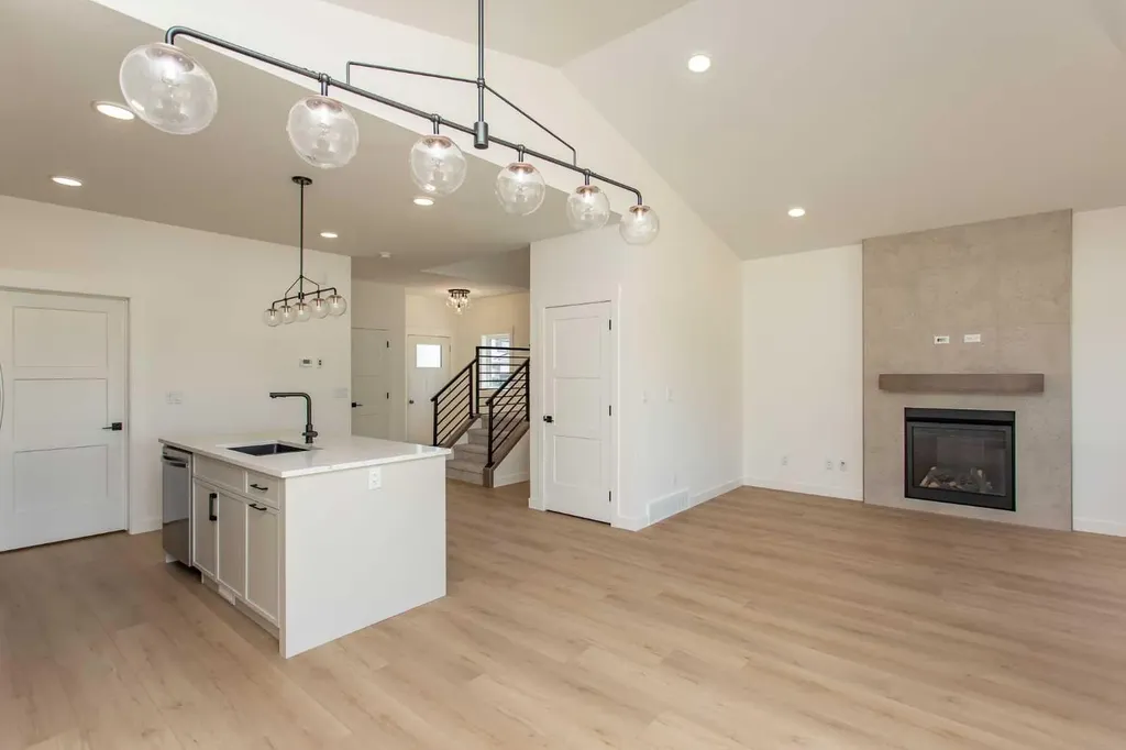 60 Emmett Crescent Red Deer AB T4P 3G7