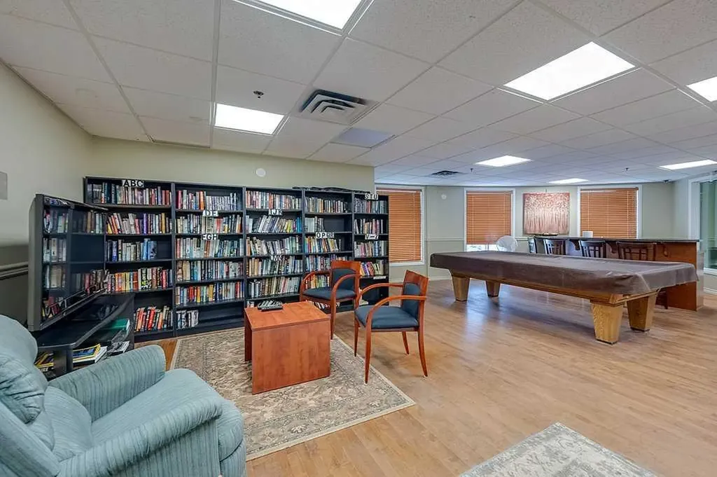5040 53 Street Sylvan Lake AB T4S 0A1