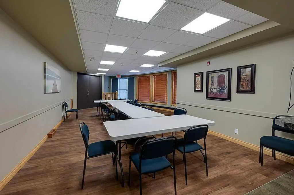 5040 53 Street Sylvan Lake AB T4S 0A1