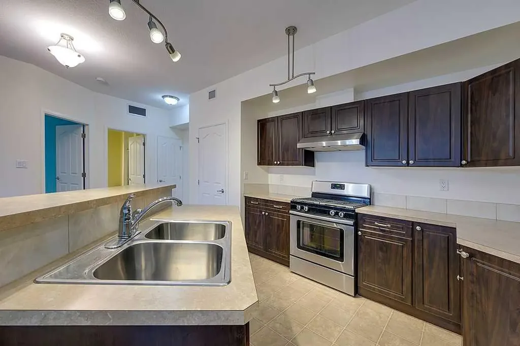 5040 53 Street Sylvan Lake AB T4S 0A1