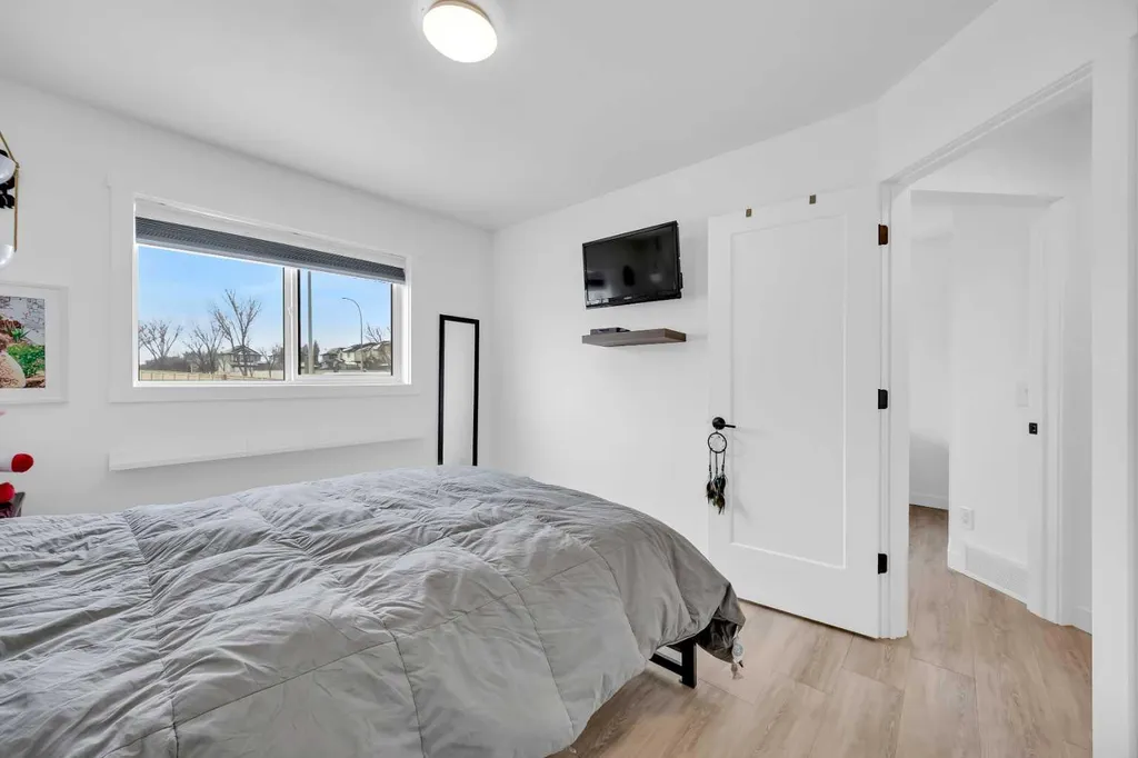 5 Country Hills Drive NW Calgary AB T3K 4S5