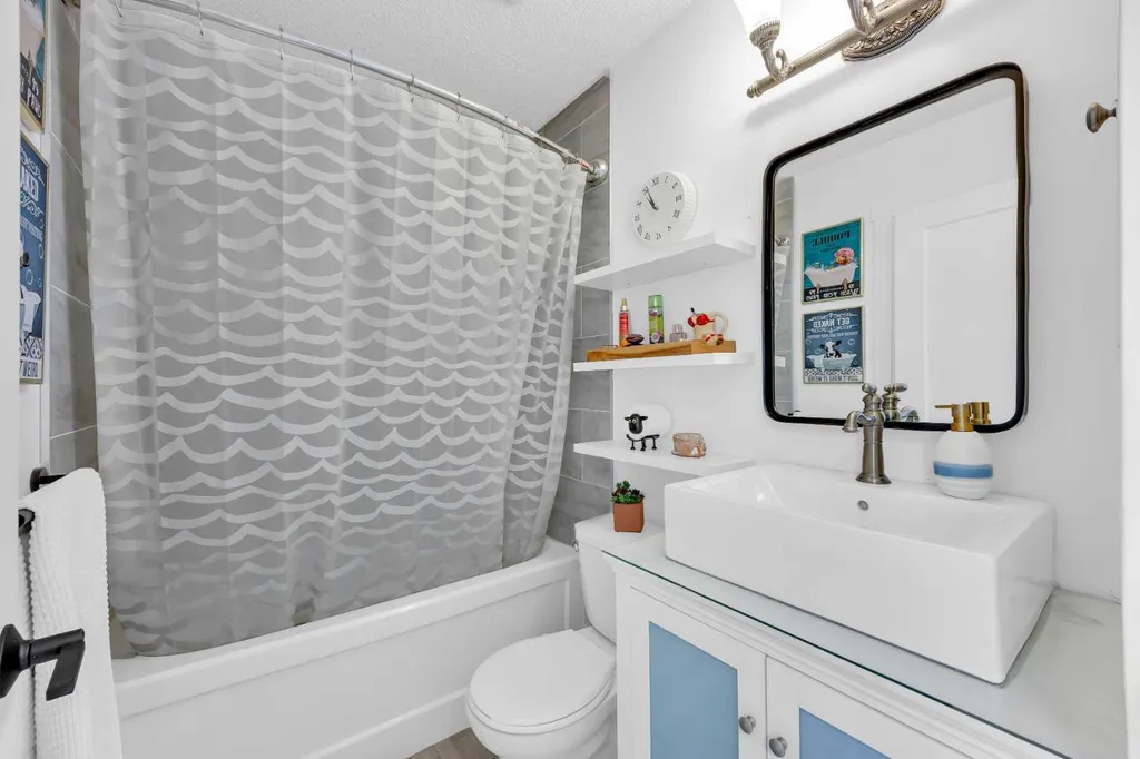 5 Country Hills Drive NW Calgary AB T3K 4S5