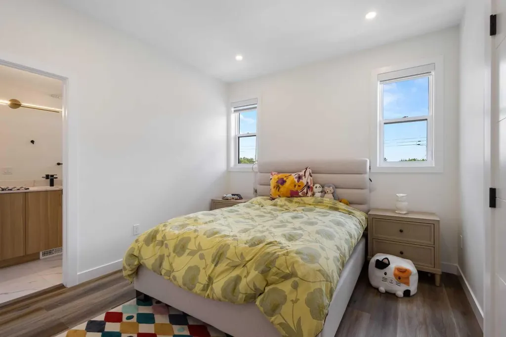 2424 25 Avenue NW Calgary AB T2M 2C5