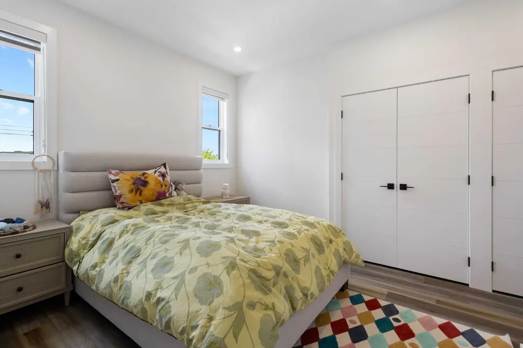 2424 25 Avenue NW Calgary AB T2M 2C5