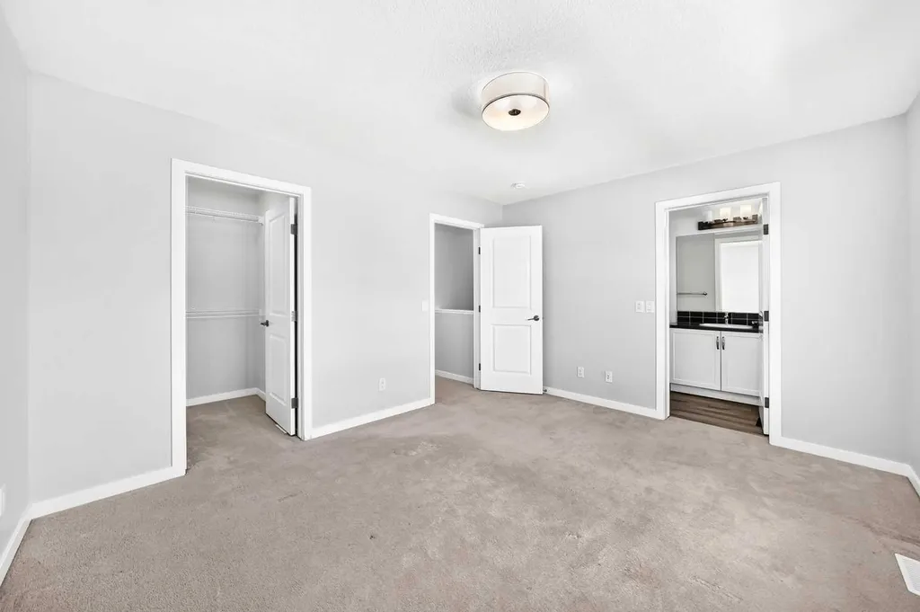 49 Legacy Glen Place SE Calgary AB T2X 4G8