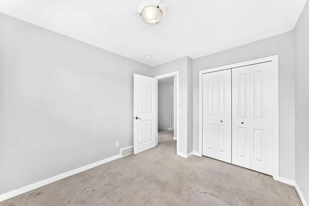 49 Legacy Glen Place SE Calgary AB T2X 4G8