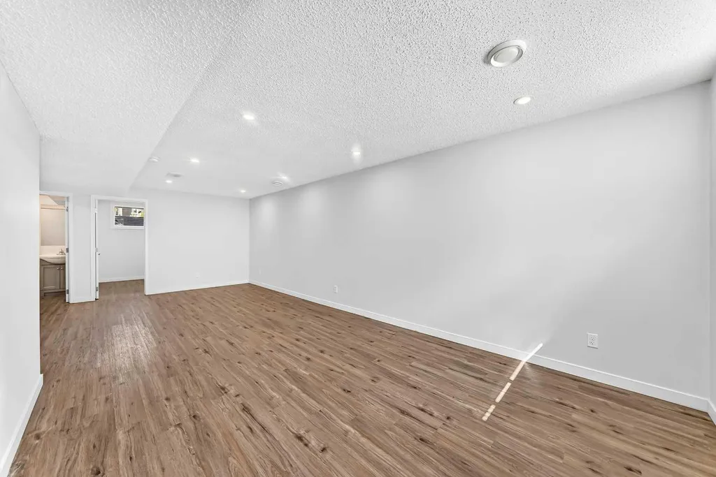 49 Legacy Glen Place SE Calgary AB T2X 4G8
