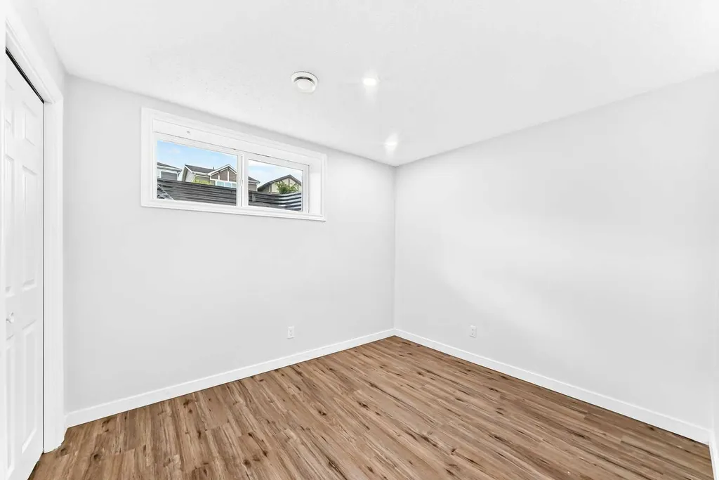 49 Legacy Glen Place SE Calgary AB T2X 4G8
