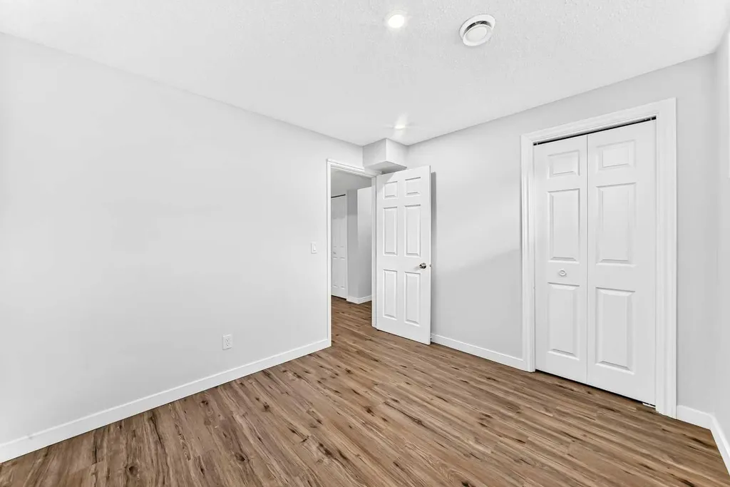 49 Legacy Glen Place SE Calgary AB T2X 4G8