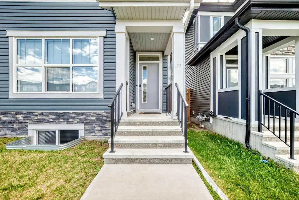49 Legacy Glen Place SE Calgary AB T2X 4G8