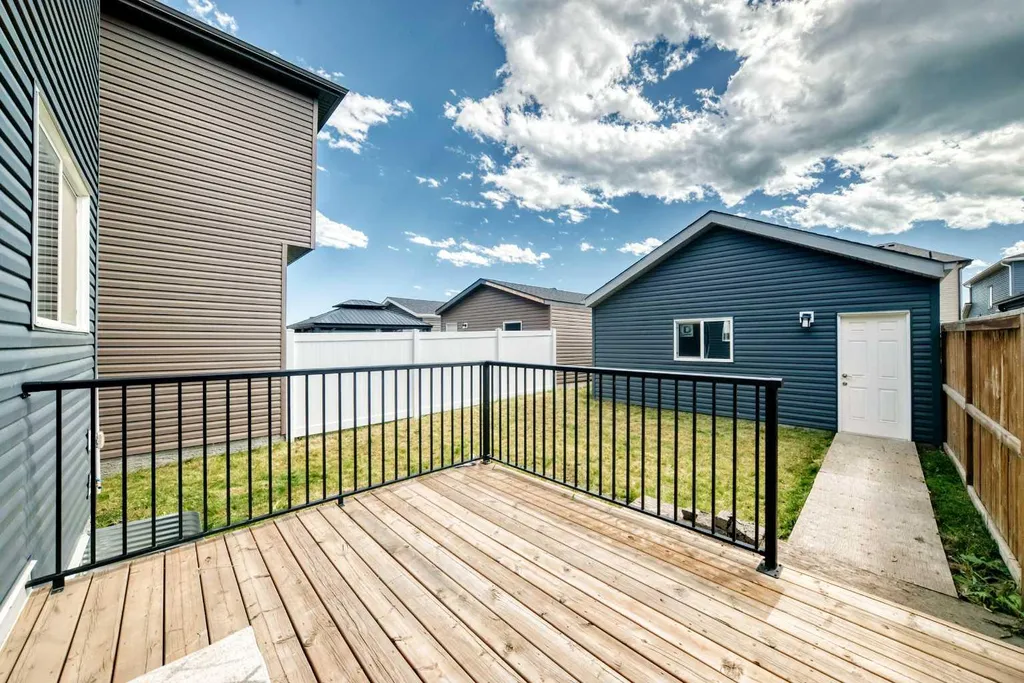 49 Legacy Glen Place SE Calgary AB T2X 4G8